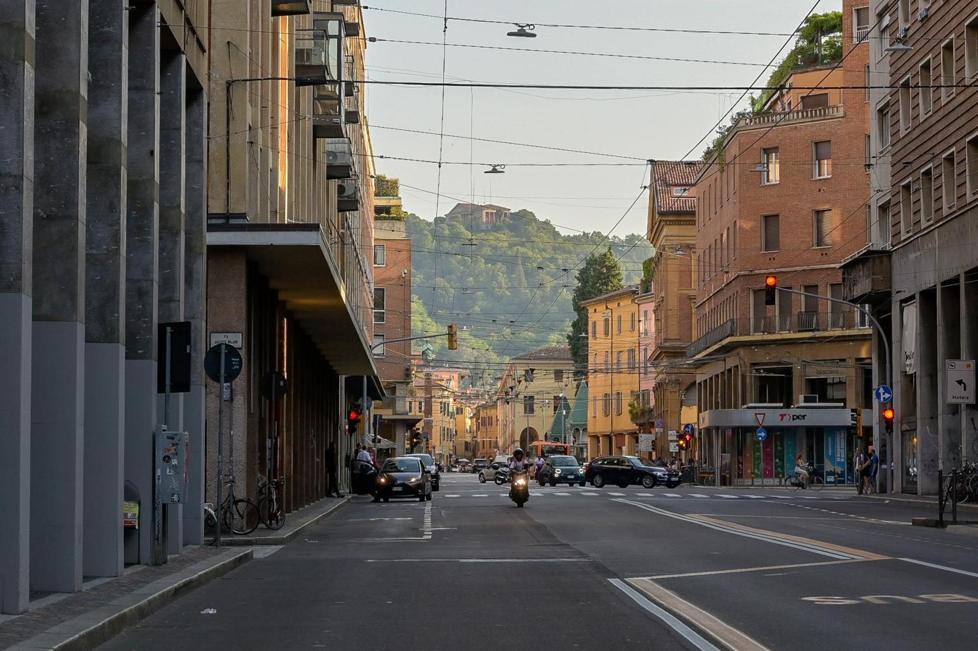 Appartamento Tuliphouse Da Davide Bologna Esterno foto